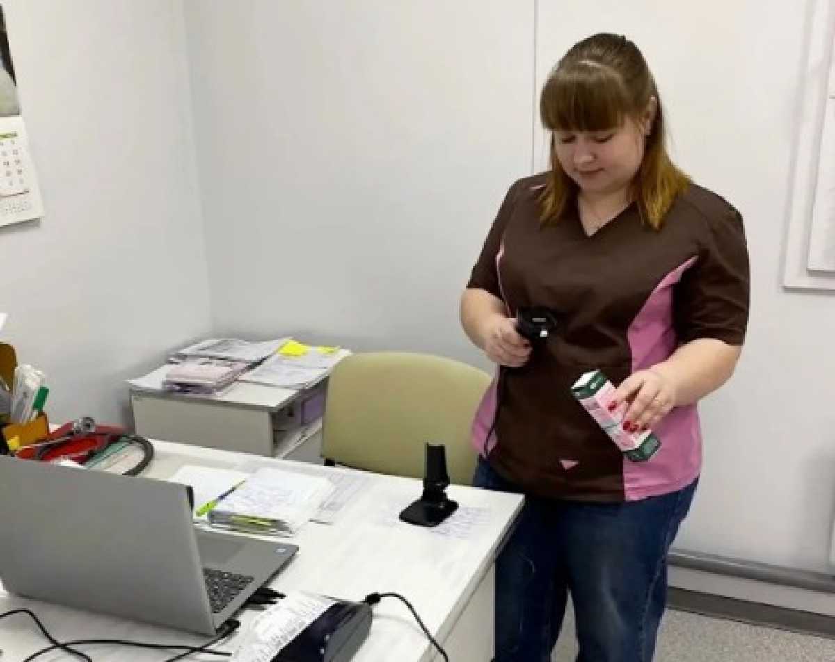 Теперь местные жители могут не только получить первичную медицинскую помощь, но и приобрести лекарства.