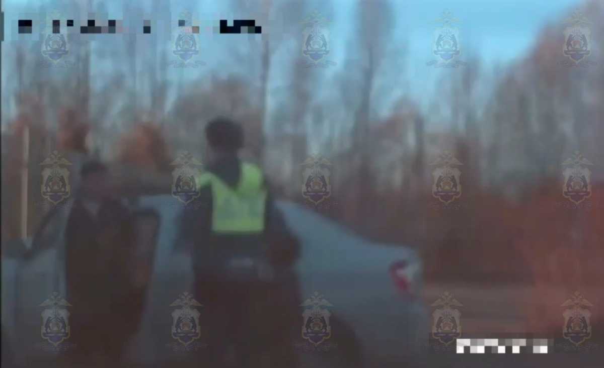 В автомобиле с иностранными номерами ехали пятеро граждан Узбекистана.