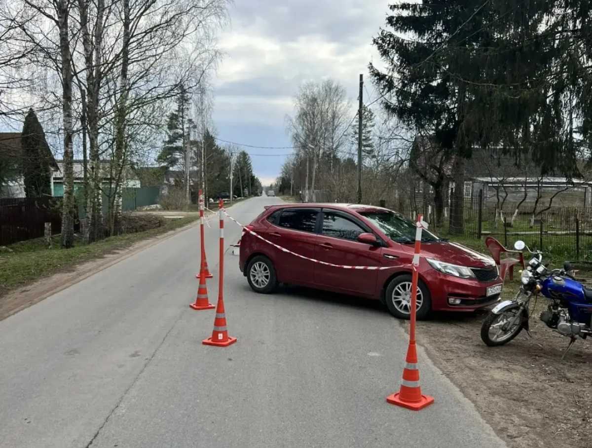 Бригада скорой помощи доставила пострадавшего в областную больницу.