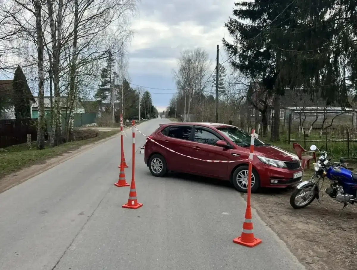 Бригада скорой помощи доставила пострадавшего в областную больницу.