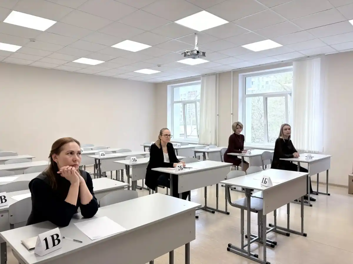 Участникам акции предложили проверить свои знания по русскому языку.