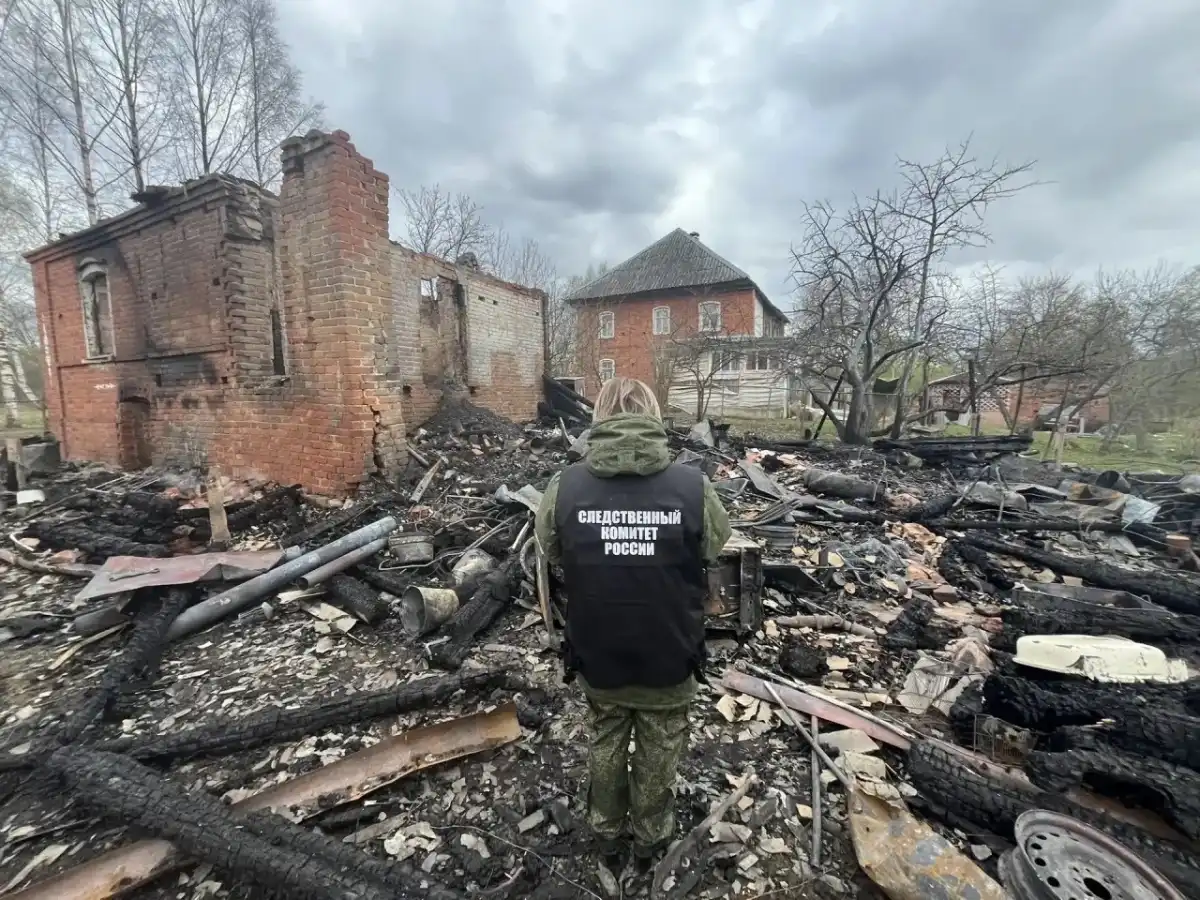 Когда возгорание потушили, на месте происшествия обнаружили погибшую 86-летнюю женщину.