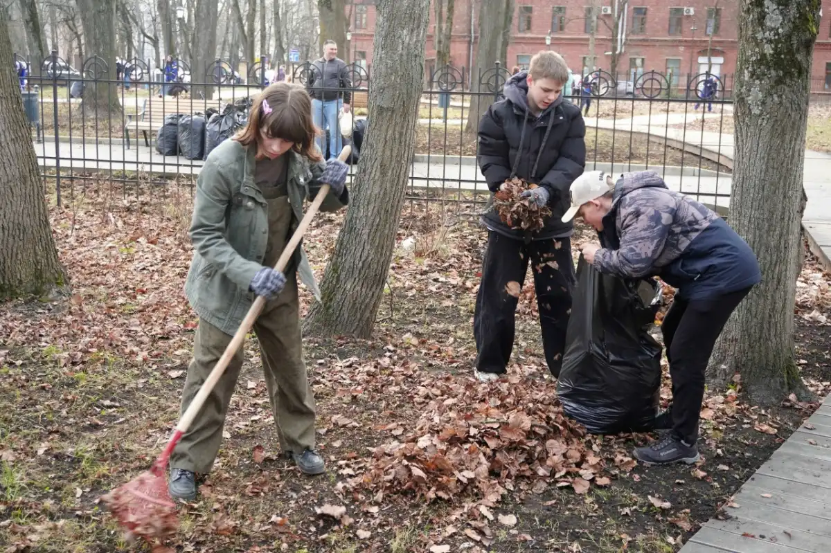 Новгородцы займутся уборкой дворов и общественных зон.