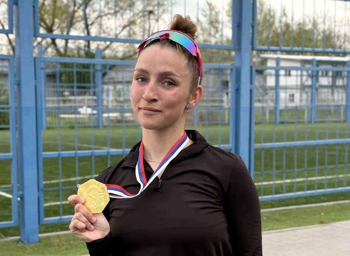 Арина Михайлова победила в заездах одиночек лёгкого веса.