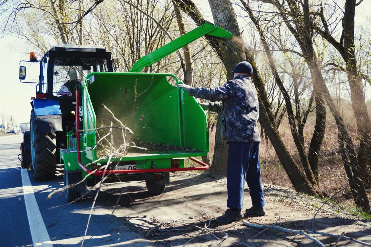 Работы ведут сотрудники «Городского хозяйства».