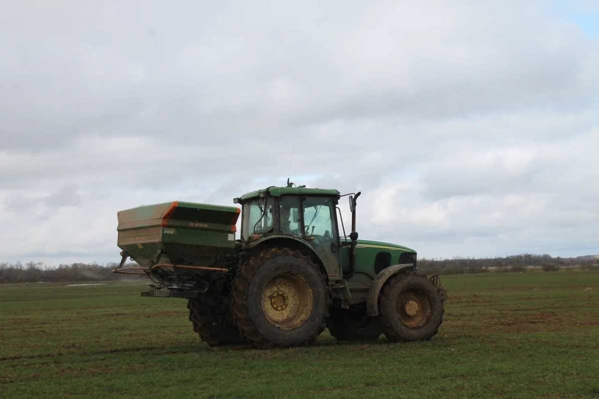 Всю необходимую технику к началу посевных работ привели в полную готовность.