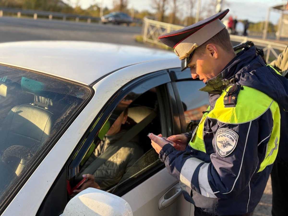 Водитель должен выплатить компенсацию морального ущерба в 20 тысяч рублей.