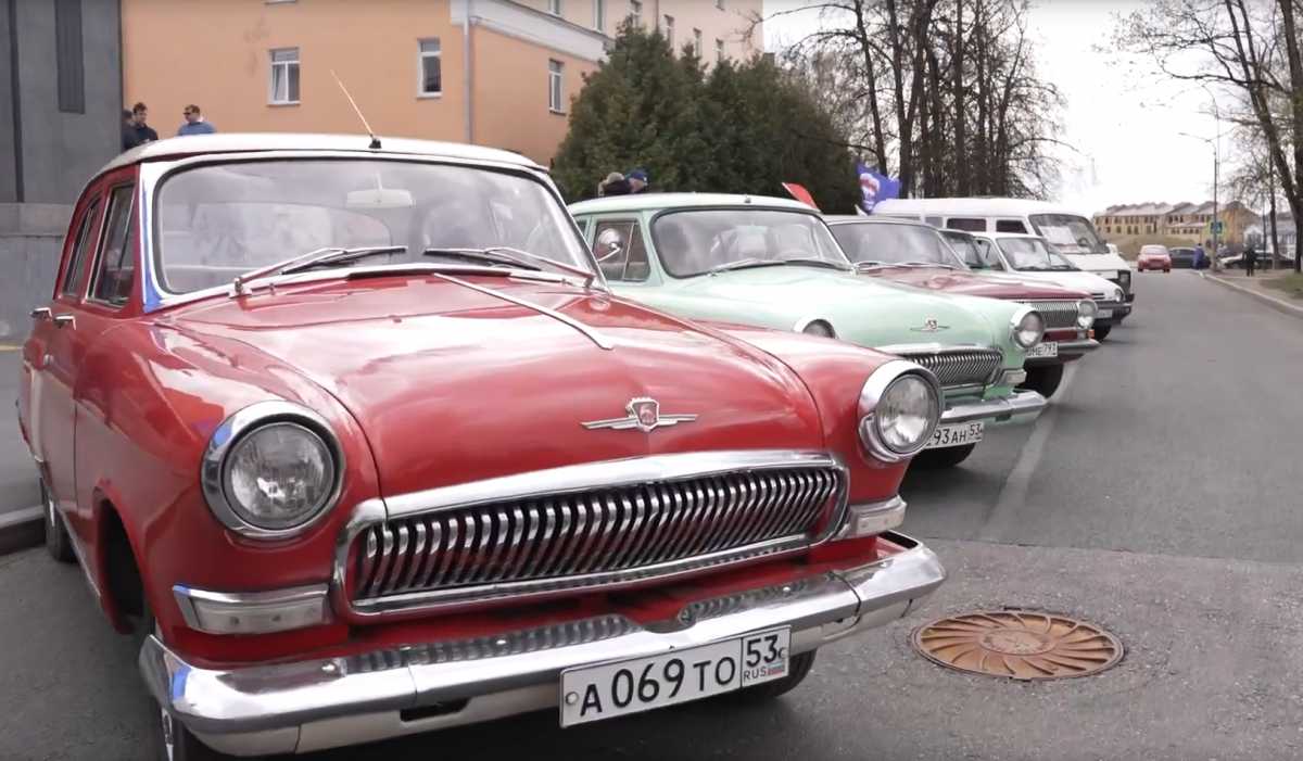 Несмотря на возраст ретроавтомобили в отличном состоянии.