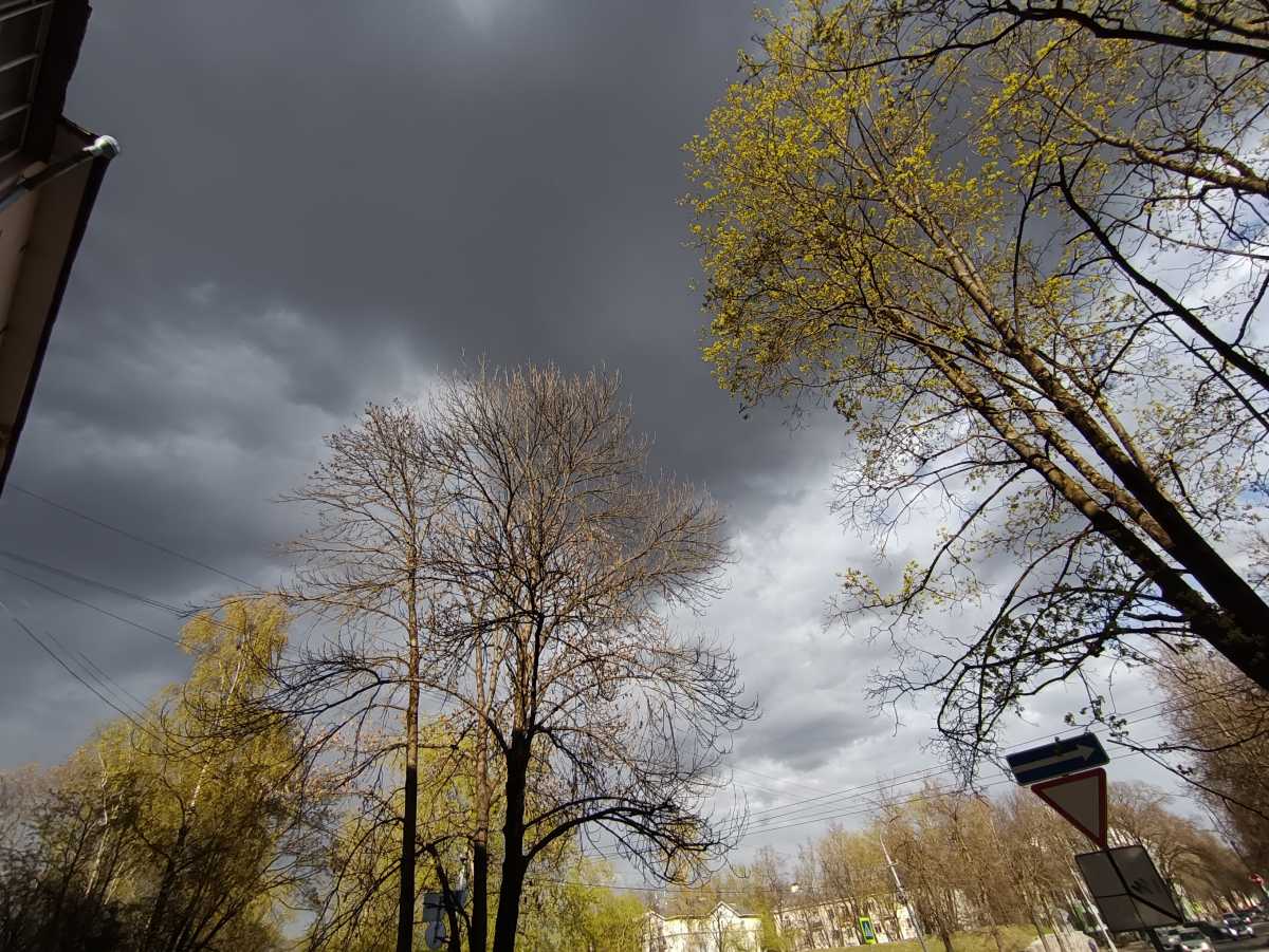 Утром 23 апреля без света оказались более 2,7 тысячи жителей Новгородской области.