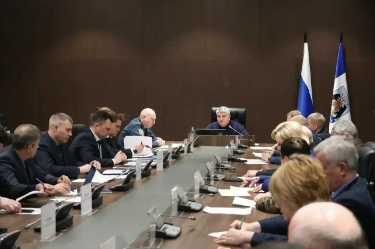 Губернатор Новгородской области Александр Дронов провёл внеочередное заседание комиссии по чрезвычайным ситуациям.