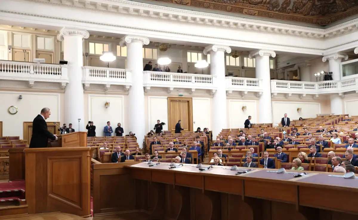 С предложением о переносе срока погашения бюджетных кредитов Владимир Путин выступил на заседании Совета законодателей в Таврическом дворце в Санкт-Петербурге.