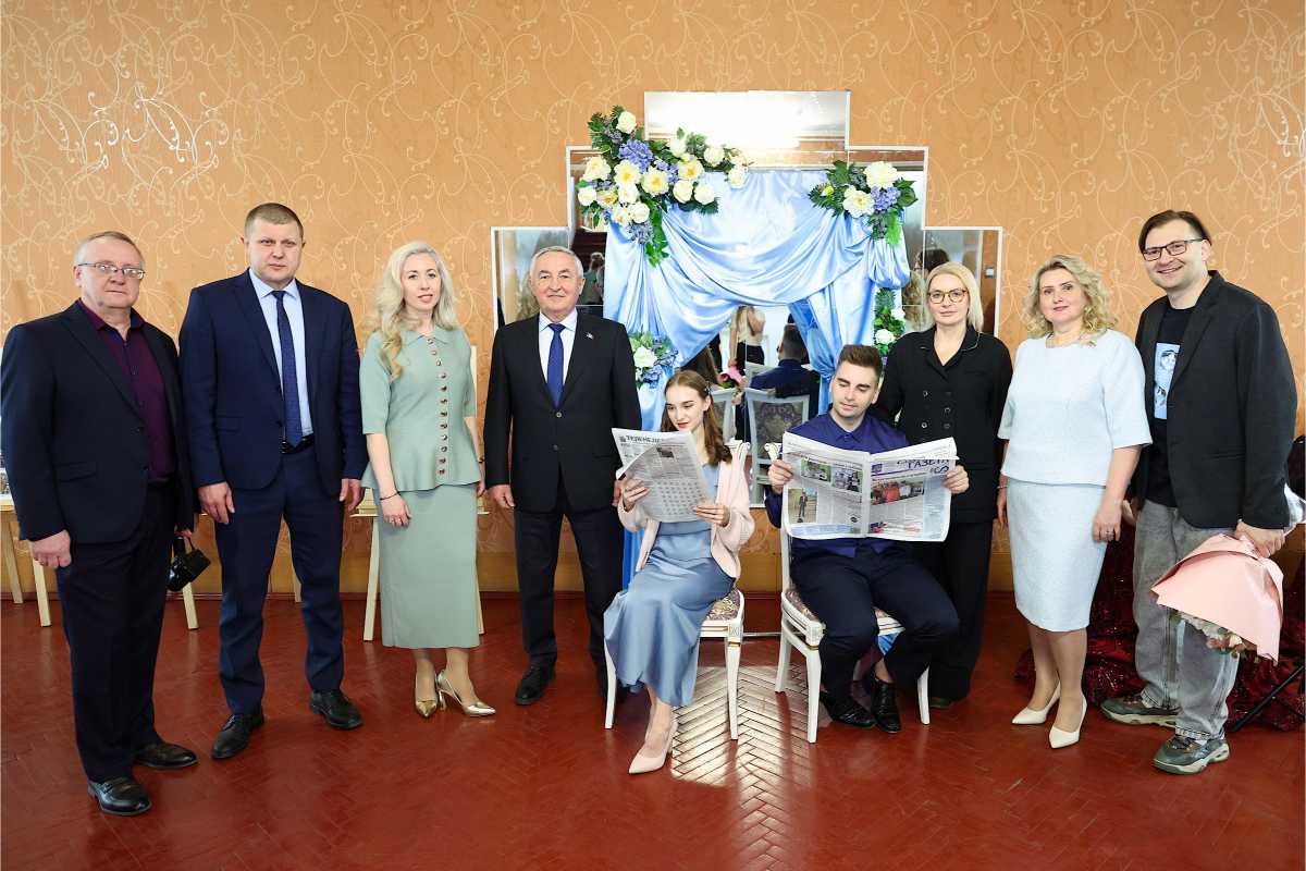 Накануне юбилея в Центре культуры и досуга города Сольцы прошло торжественное мероприятие.