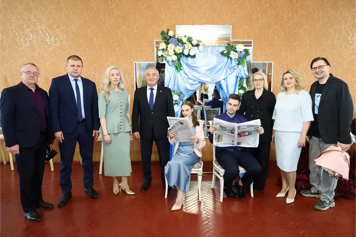 Накануне юбилея в Центре культуры и досуга города Сольцы прошло торжественное мероприятие.