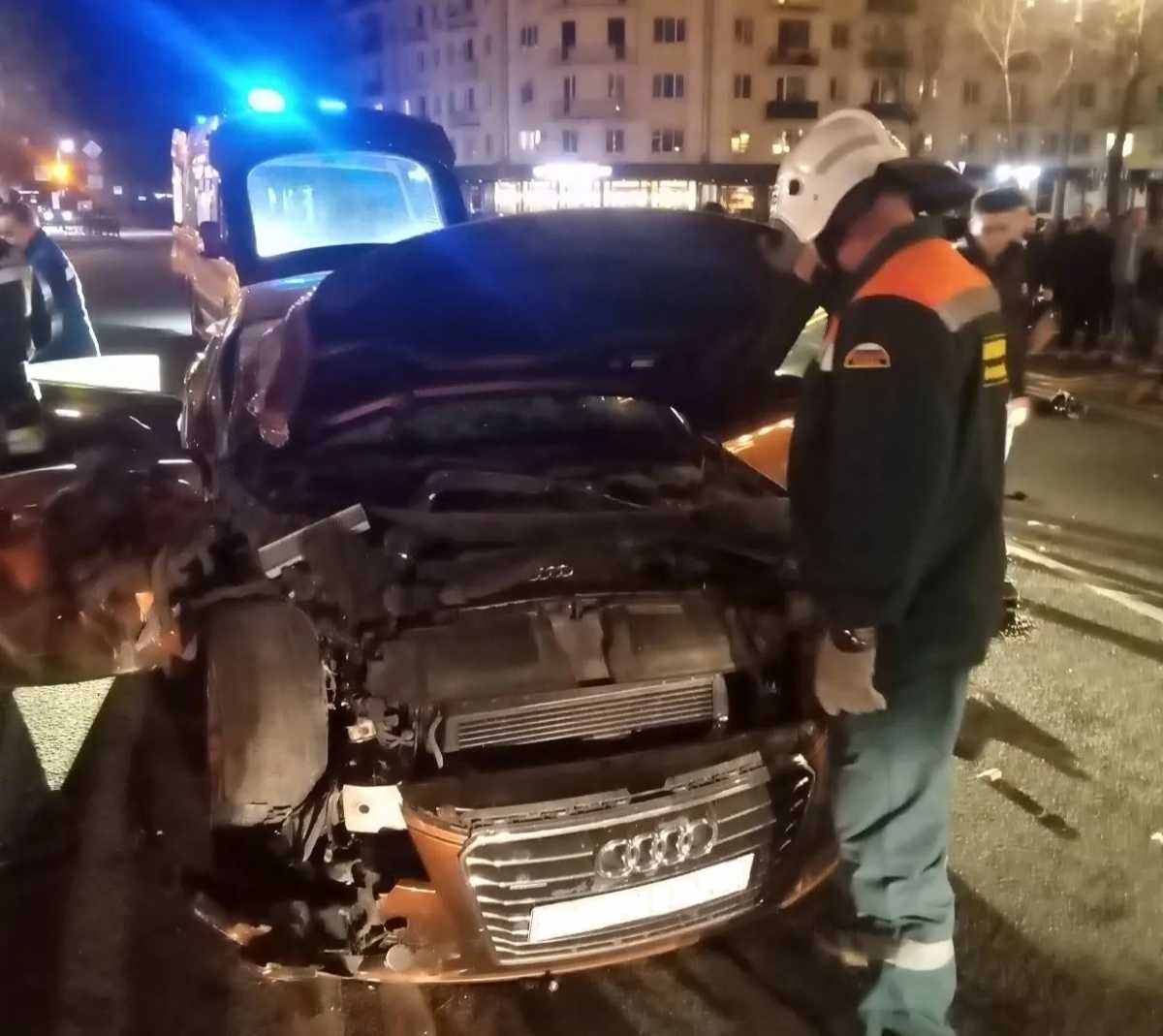 В ночном ДТП на площади Победы-Софийской в Великом Новгороде пострадал человек