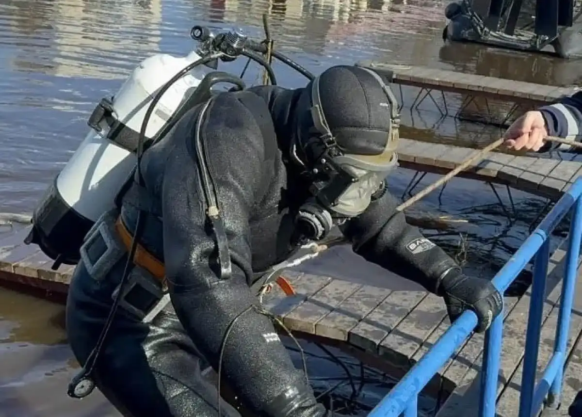 Водолазы управления защиты населения работают в Великом Новгороде, Старой Руссе и Боровичах.