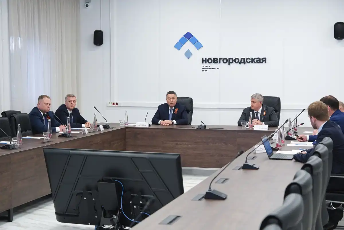 На примере ОЭЗ «Новгородская» Игорю Рудене представили опыт Новгородской области по привлечению инвестиций в регион.