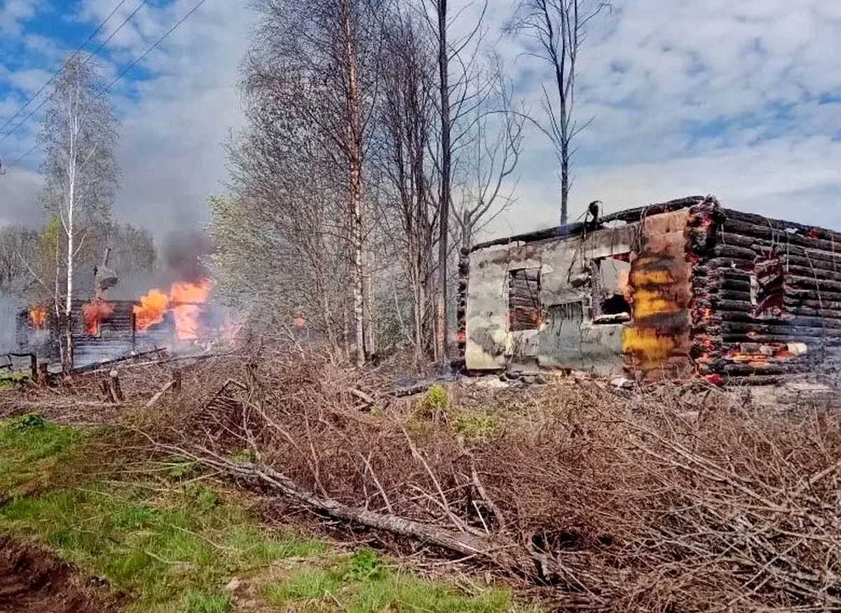 Причину пожара устанавливают органы дознания.