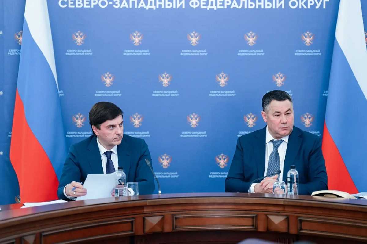 Игорь Руденя подчеркнул, что важно усилить роль классных руководителей в школах.