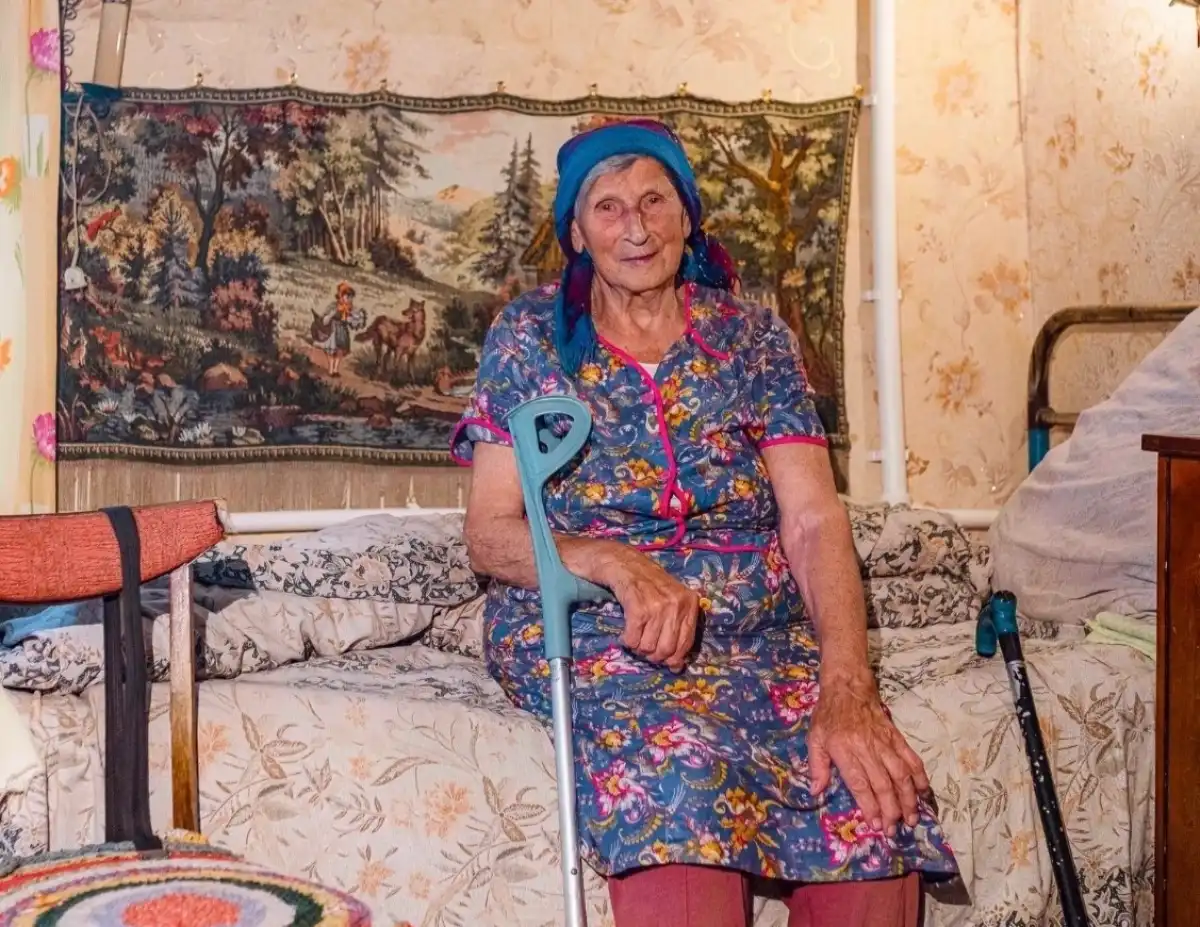 Лена Соколова часто работает в жанре социальной фотографии. В объективе её фотоаппарата – простые люди, земляки из Поозерья.