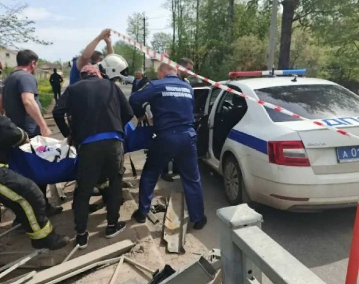 В работах по деблокировке пострадавшей принимали участие силы и средства пожарной части № 13.