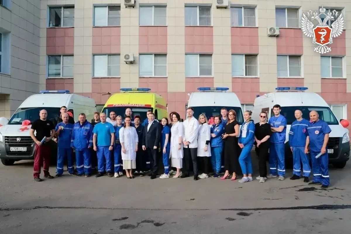 За сутки диспетчеры скорой получают более 1 тысячи звонков.