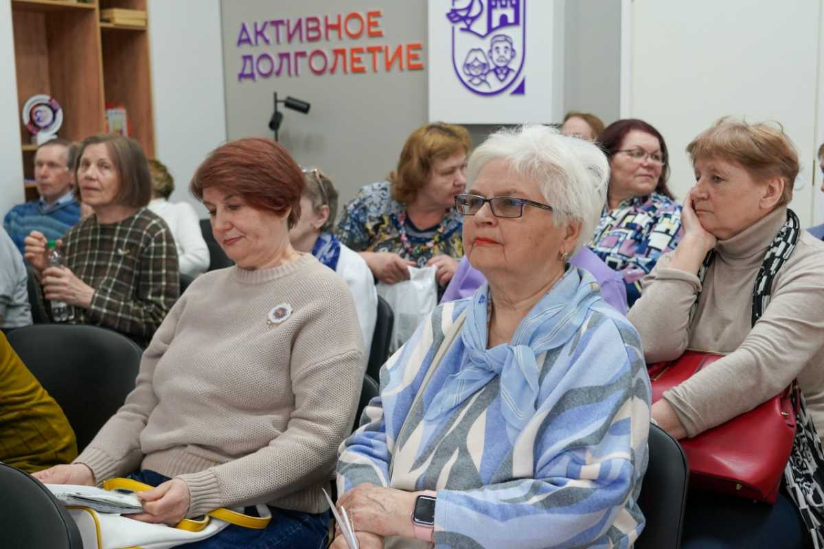 Участниками программы могут стать женщины старше 60 лет и мужчины старше 65 лет. Участниками программы могут стать женщины старше 60 лет и мужчины старше 65 лет.