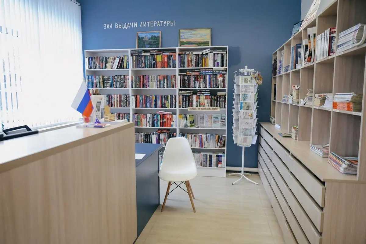 По нацпроекту «Семья» капитально отремонтировали библиотеку в Пестове.