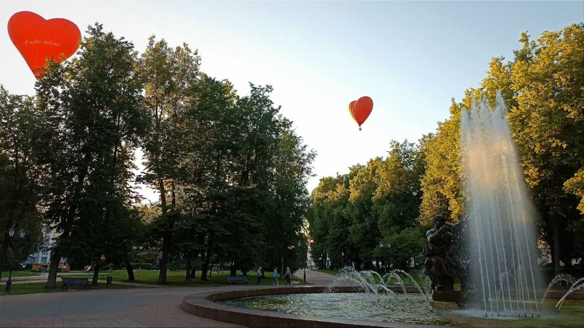 Стартуем в 20:00 на площади Победы-Софийская. Стартуем в 20:00 на площади Победы-Софийская.