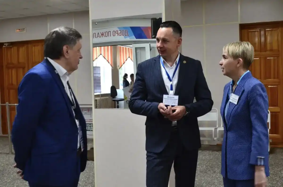 Министр образования Новгородской области Дмитрий Яковлев посетил школу №13.