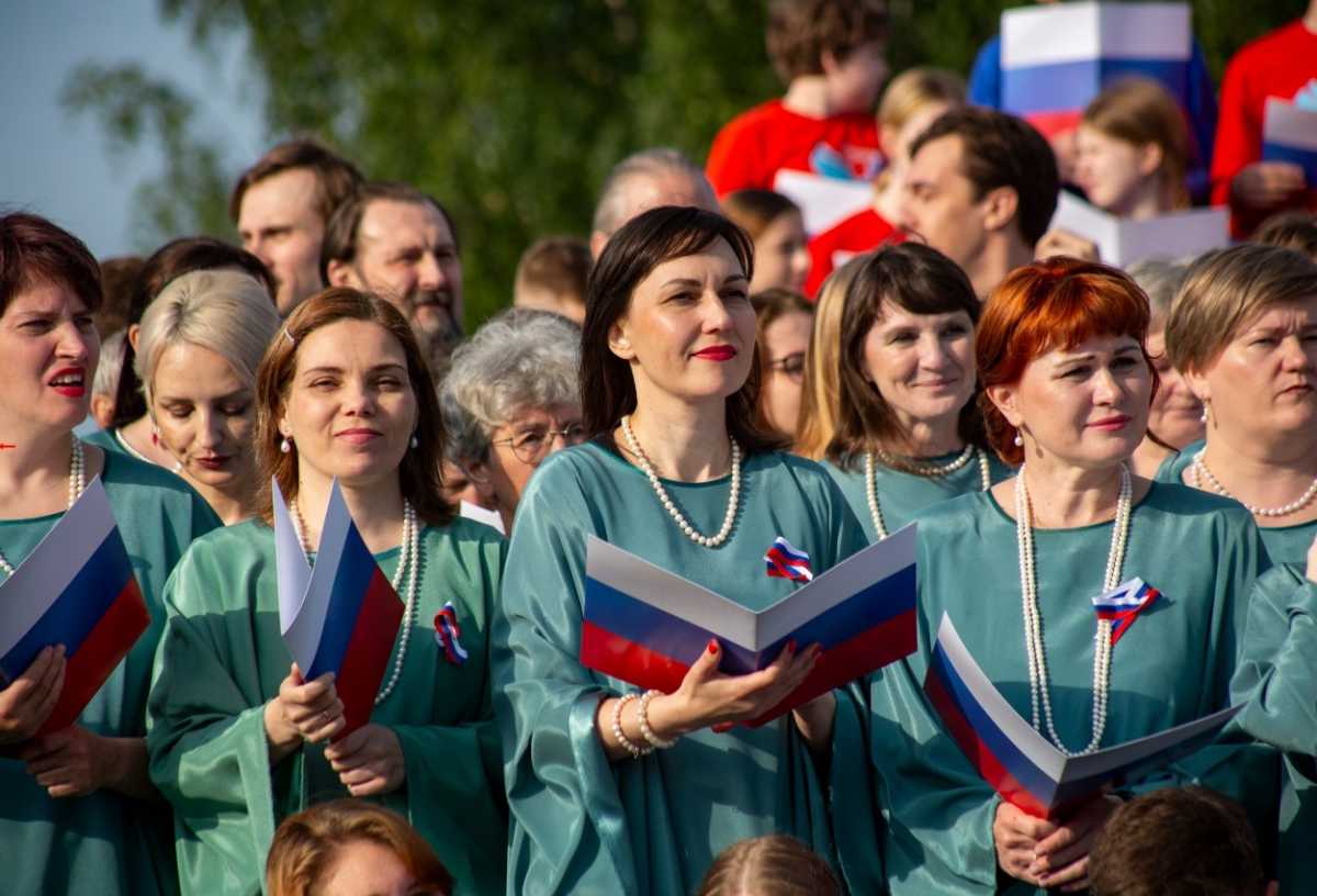 К исполнению гимна может присоединиться каждый желающий.