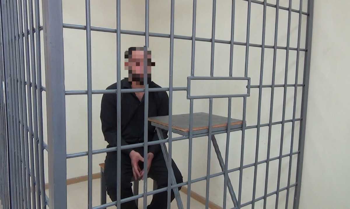 После опроса очевидцев и просмотра записей с камер видеонаблюдения полицейские установили личность правонарушителя.