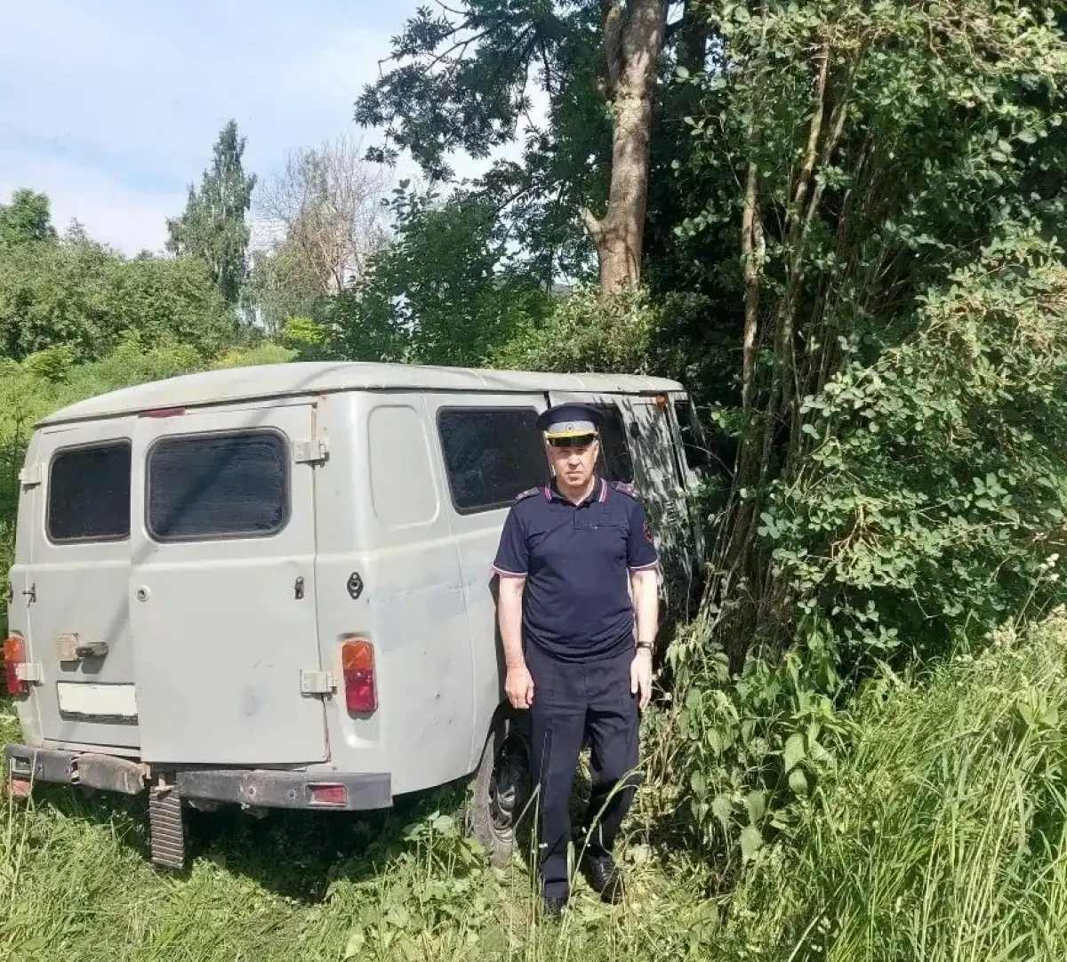Водителя и четверых пассажиров автомобиля «УАЗ» доставили в больницу.