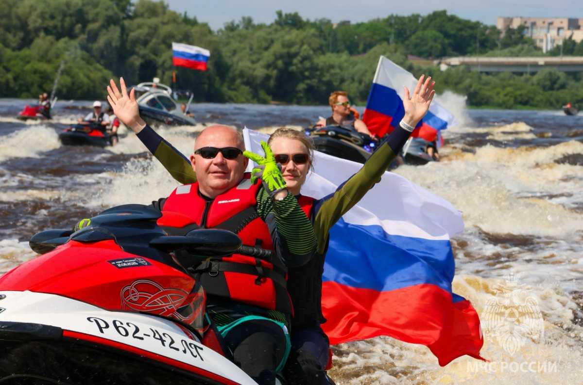 Безопасность участников акции обеспечили сотрудники полиции и МЧС.