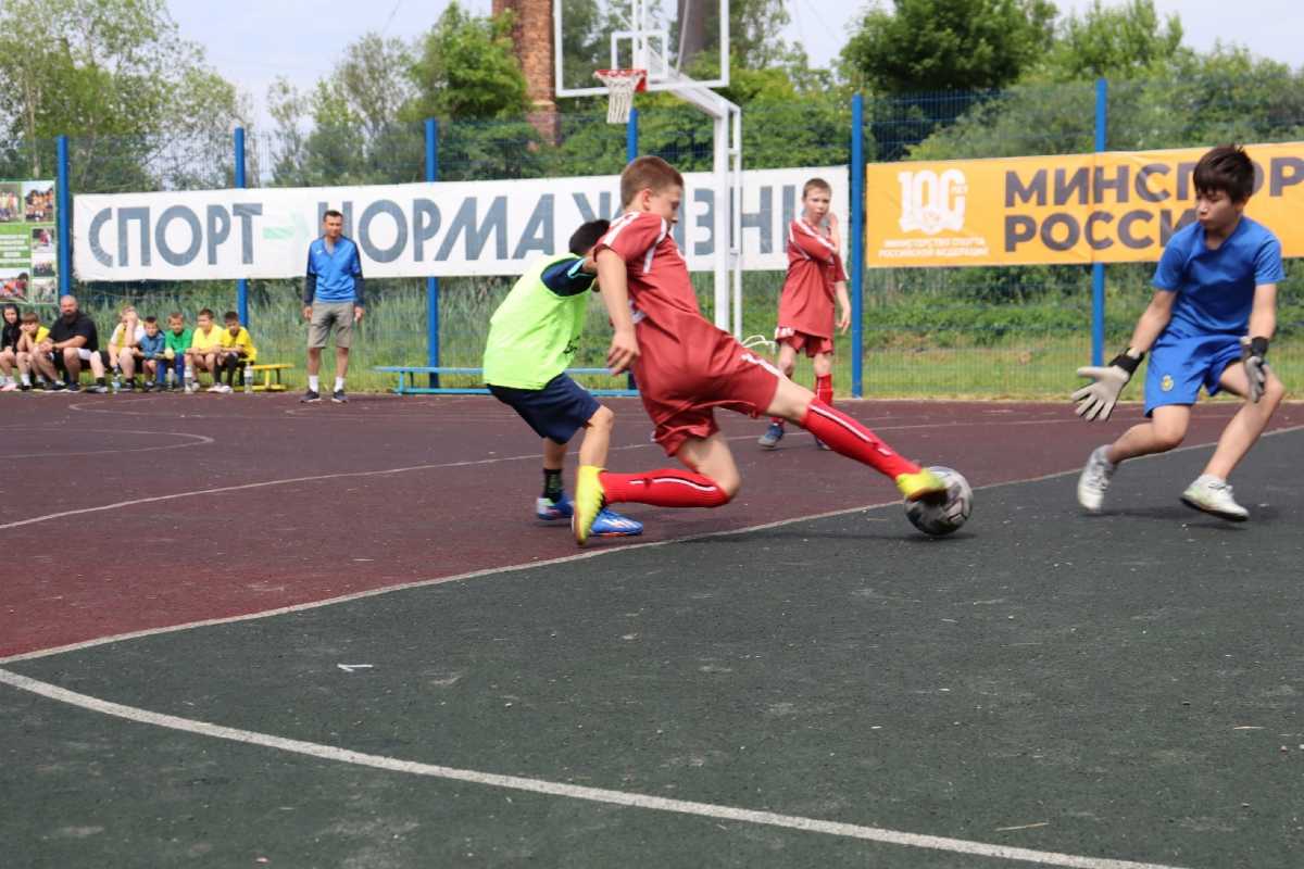 В Новгородском округе стартовал футбольный турнир по мини-футболу памяти А.В. Мелехова В Новгородском округе стартовал футбольный турнир по мини-футболу памяти А.В. Мелехова