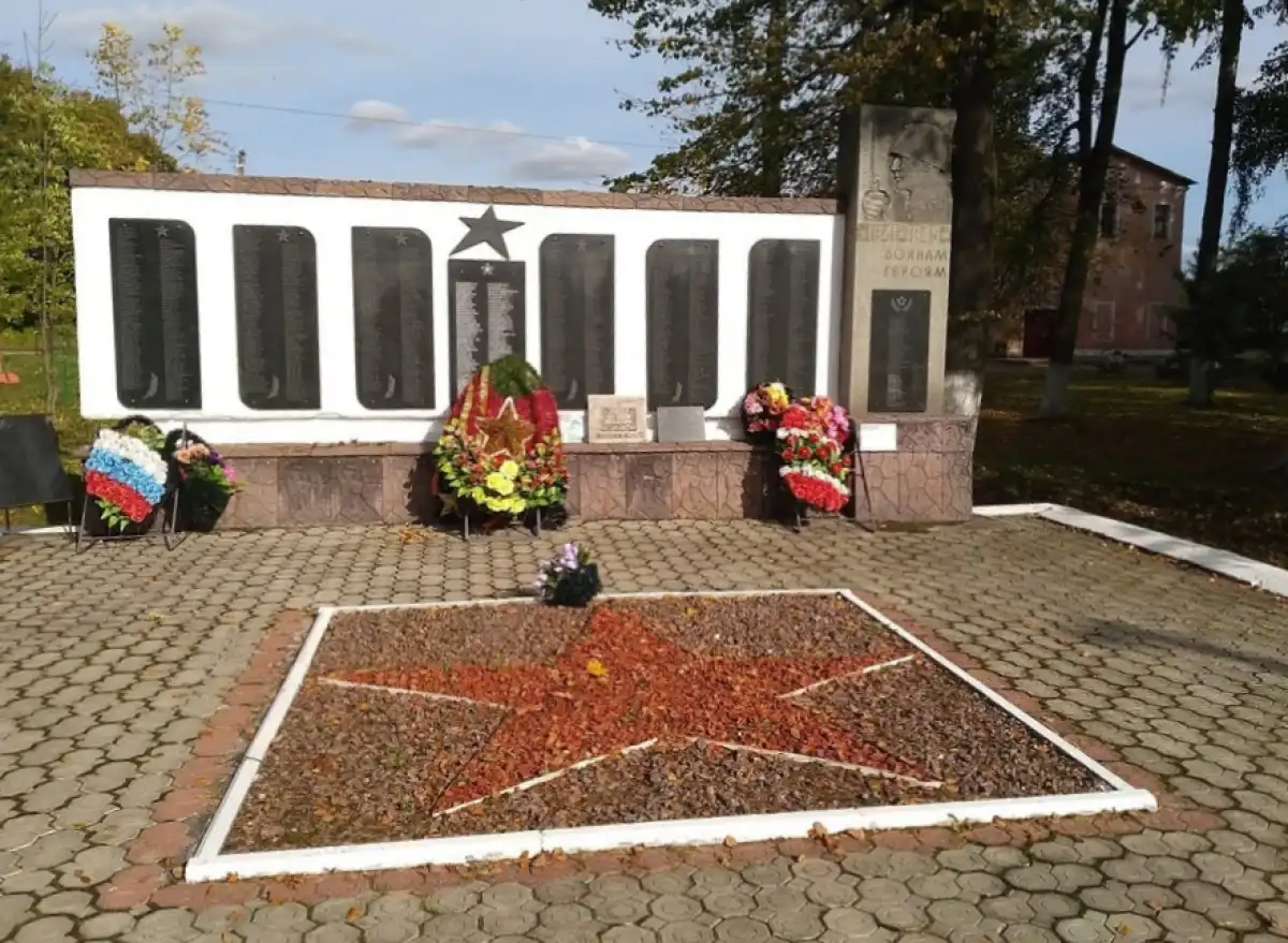 Благоустройство проведут на захоронениях в деревнях Мшага Воскресенская и Любач и селе Медведь.