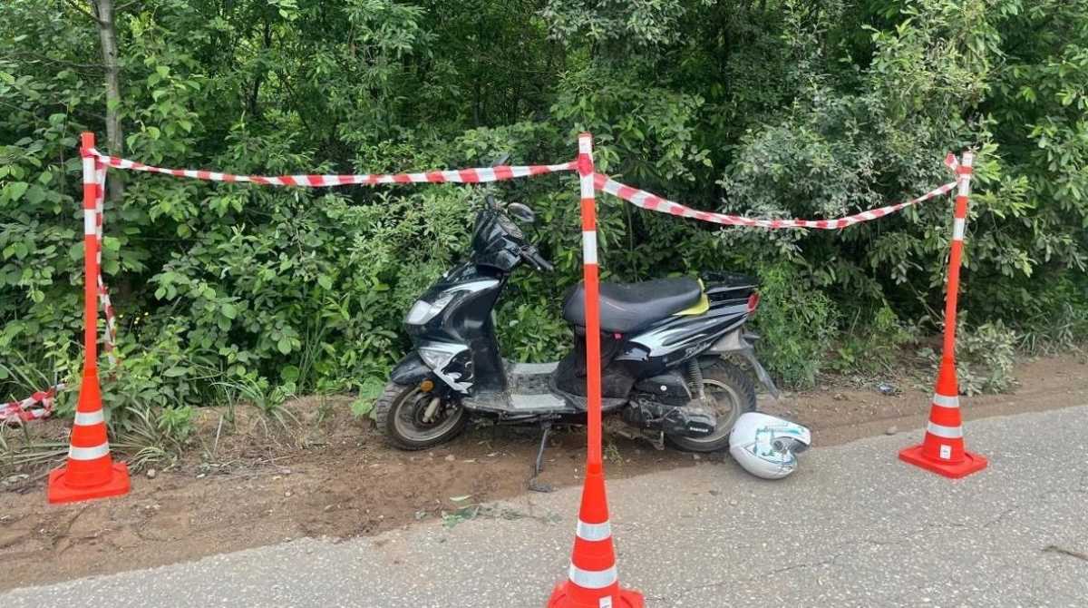 Скутериста доставили в Окуловскую ЦРБ.