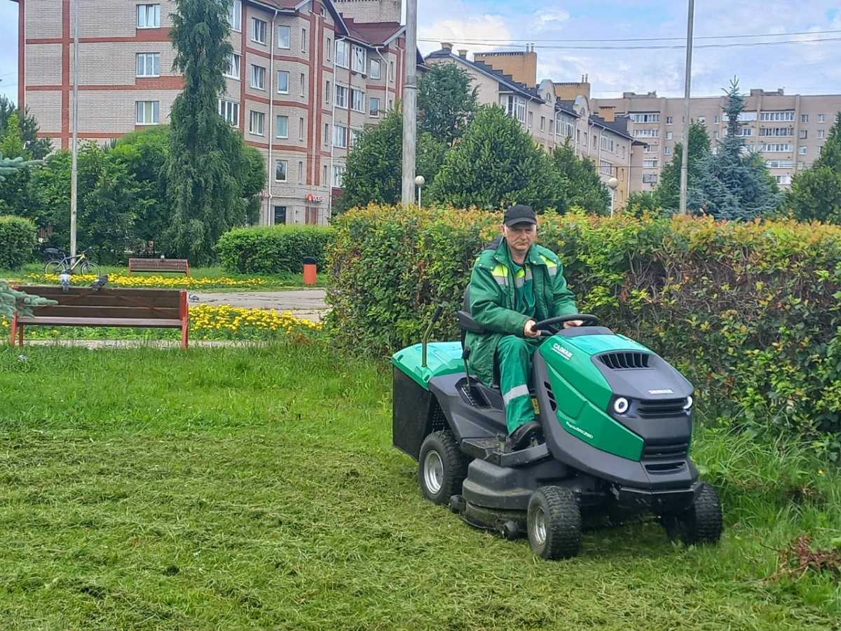 «Городское хозяйство» планирует купить ещё несколько таких помощников. «Городское хозяйство» планирует купить ещё несколько таких помощников.