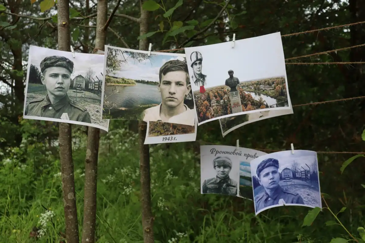 «Сценой» для спектакля, а также главным его героем стала деревня Лукино – малая родина юного партизана Лёни Голикова.
