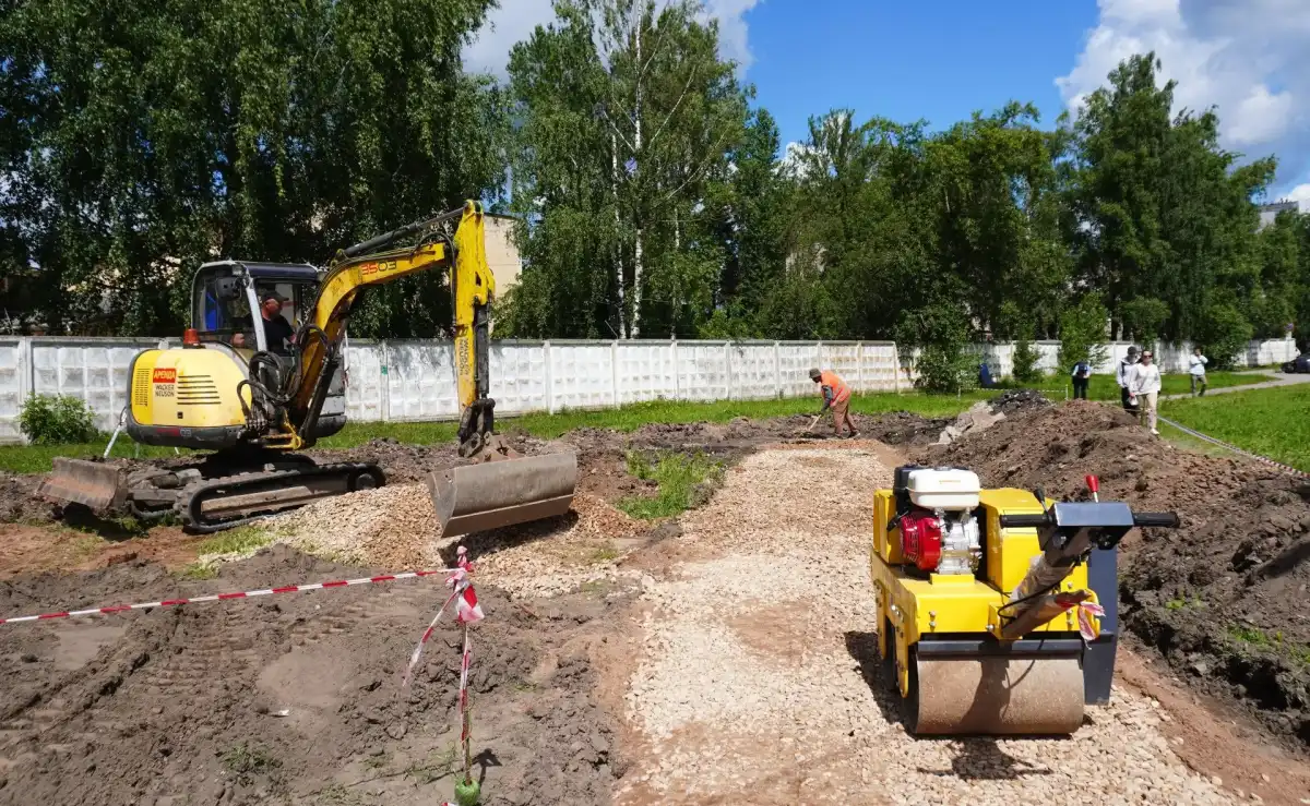 Благоустройство сквера планируют завершить к 15 июля.