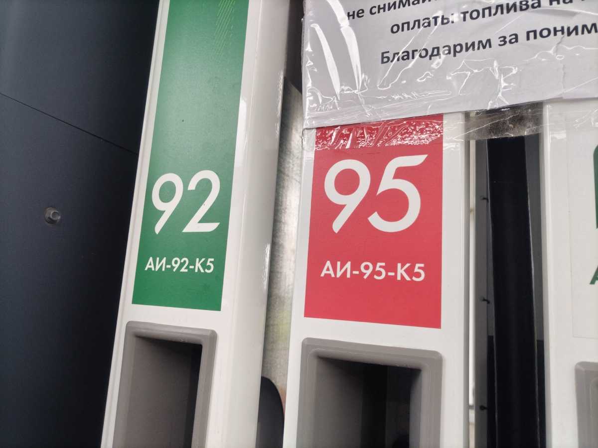 Транспорт экстренных служб в Новгородской области будет заправляться в специальные часы