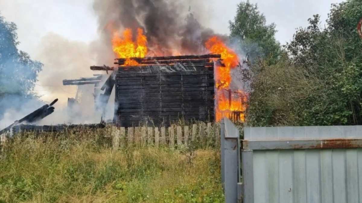 В деревне Гостцы под Великим Новгородом сгорел жилой дом.