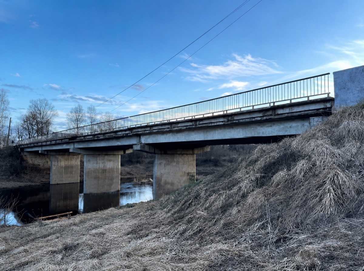 На время ремонта движение транспорта по мосту организуют в реверсивном режиме. На время ремонта движение транспорта по мосту организуют в реверсивном режиме.