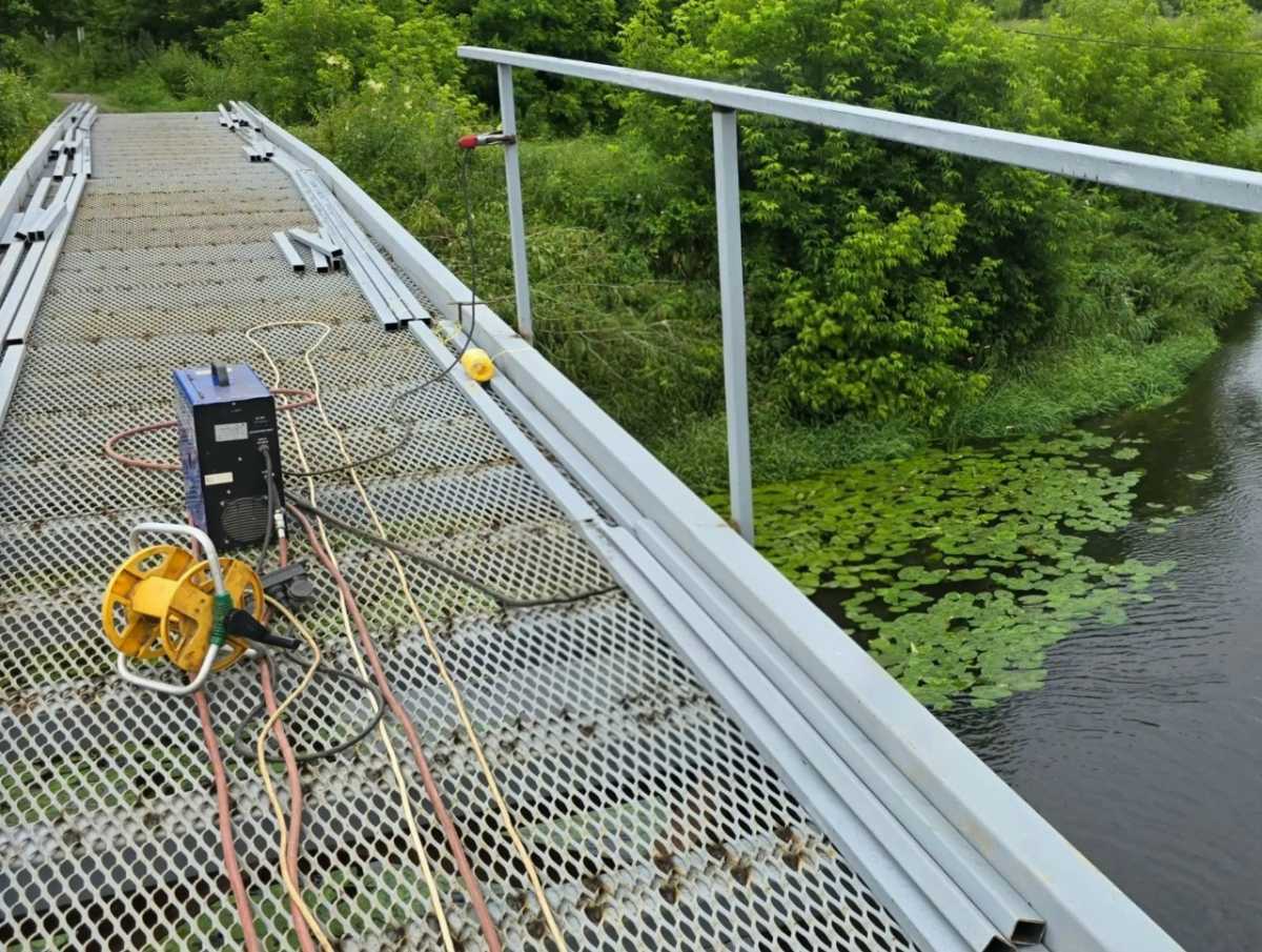 В скором времени обновлённый переход через реку Холова снова станет доступен для жителей. В скором времени обновлённый переход через реку Холова снова станет доступен для жителей.