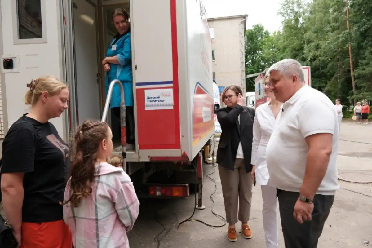 Жители Старорусского округа попросили губернатора увеличить количество выездов медицинских бригад.