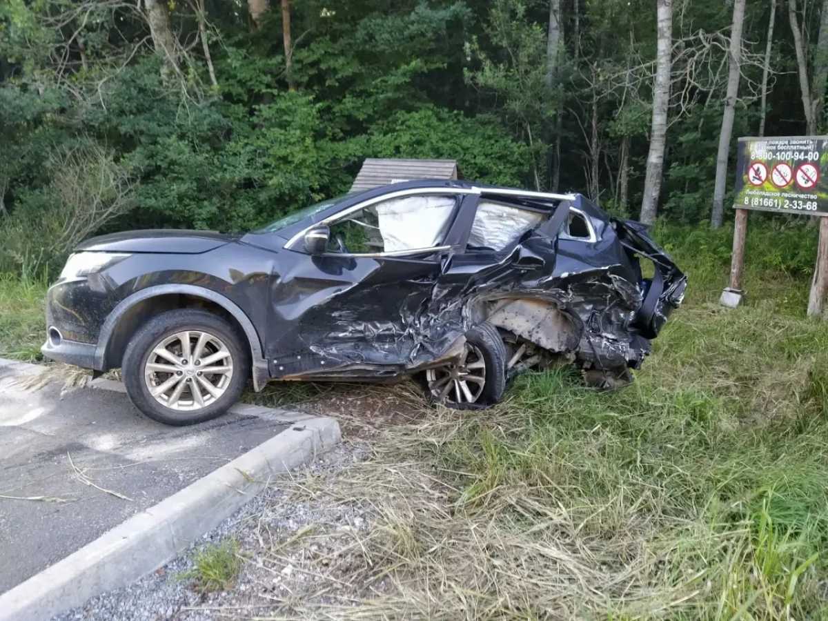 В больницу доставили троих пострадавших.
