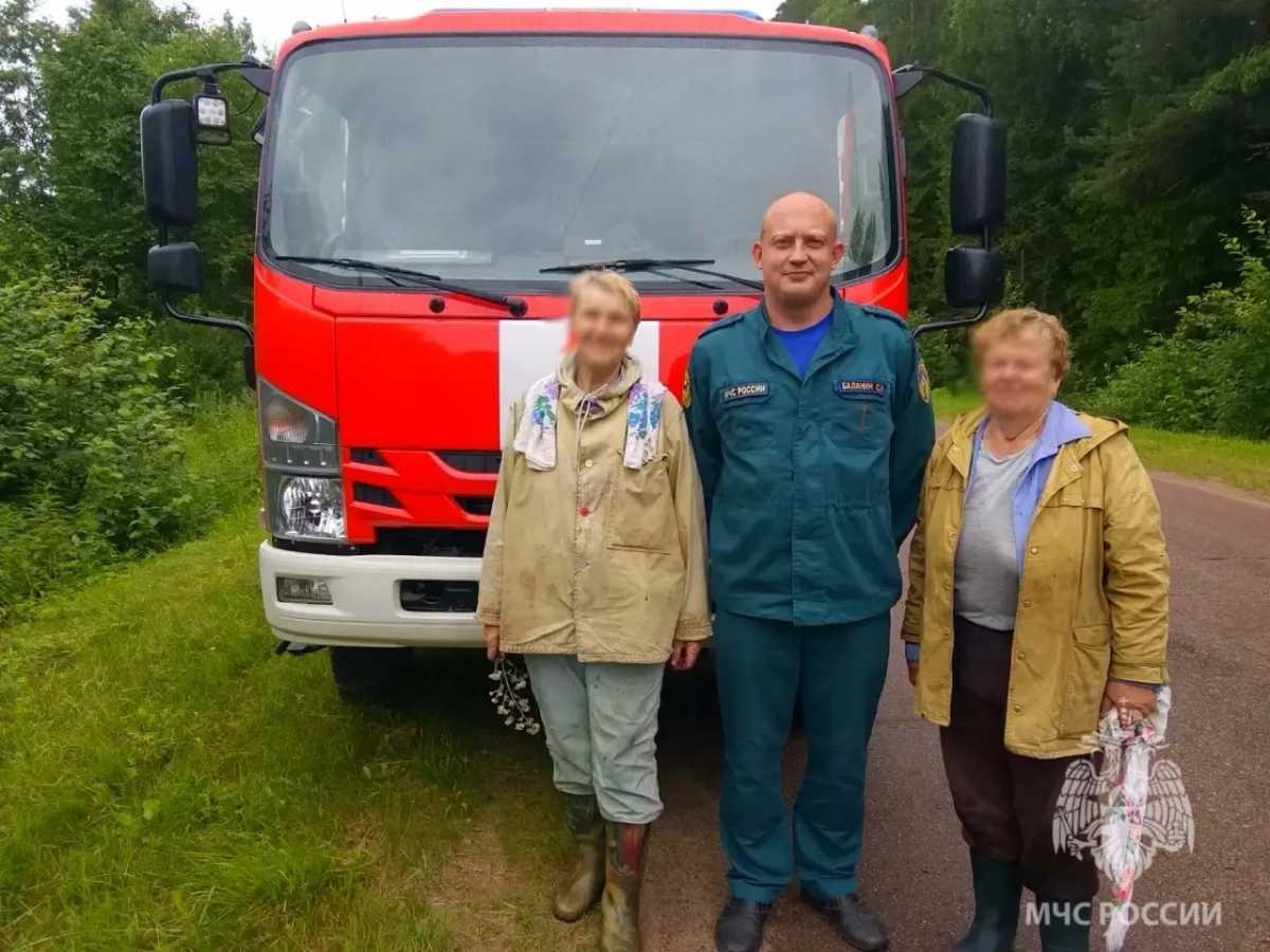Местонахождение пенсионерок нашли благодаря включенному мобильному телефону. Местонахождение пенсионерок нашли благодаря включенному мобильному телефону.