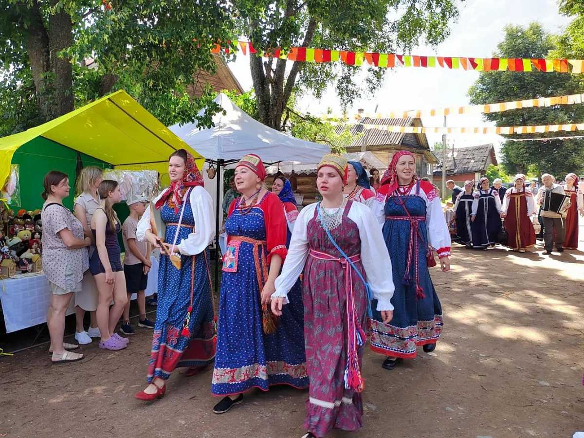 В Лякове выступали творческие коллективы из разных уголков страны.
