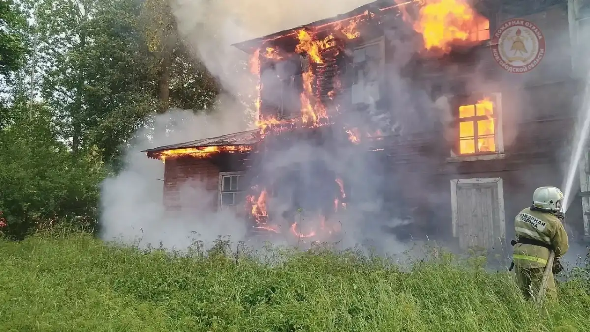 Первоначально в усадьбе было четыре постройки, но остался лишь главный усадебный дом.