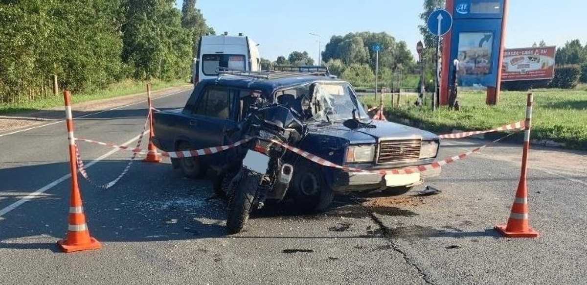 Мотоциклиста с политравмой доставили в Новгородскую областную клиническую больницу. Мотоциклиста с политравмой доставили в Новгородскую областную клиническую больницу.