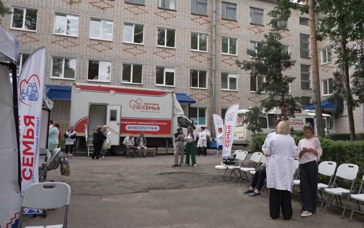 Чем раньше человек узнаёт о проблемах со здоровьем, тем больше шансов решить их быстро и без тяжёлых последствий. Чем раньше человек узнаёт о проблемах со здоровьем, тем больше шансов решить их быстро и без тяжёлых последствий.